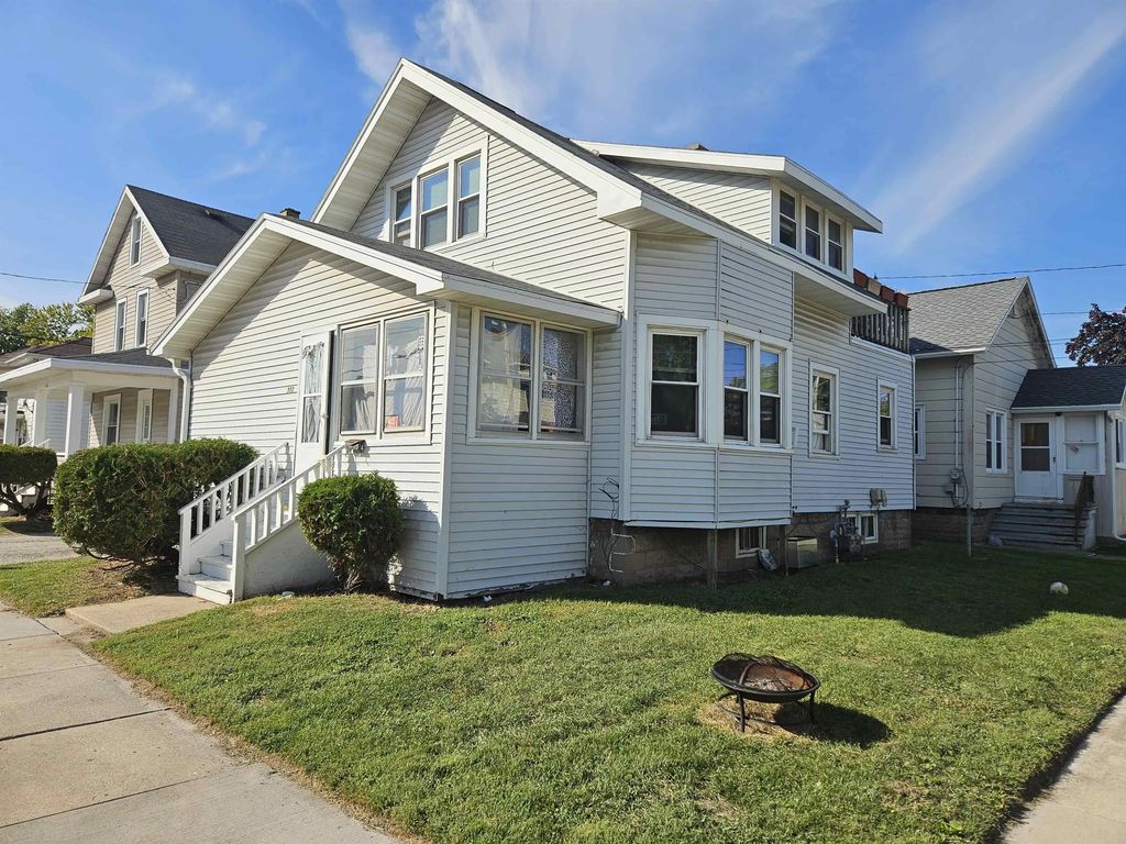 302 W Lincoln Avenue, OSHKOSH