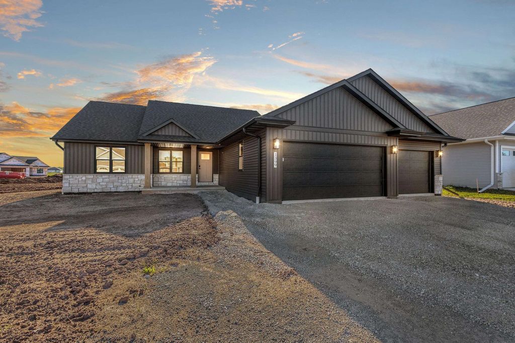 1399 Crossroads Drive, DE PERE