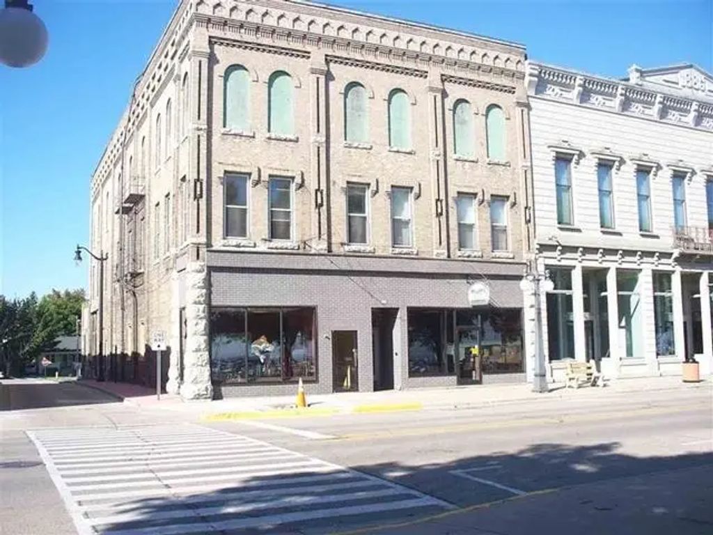 705 1st Street, MENOMINEE