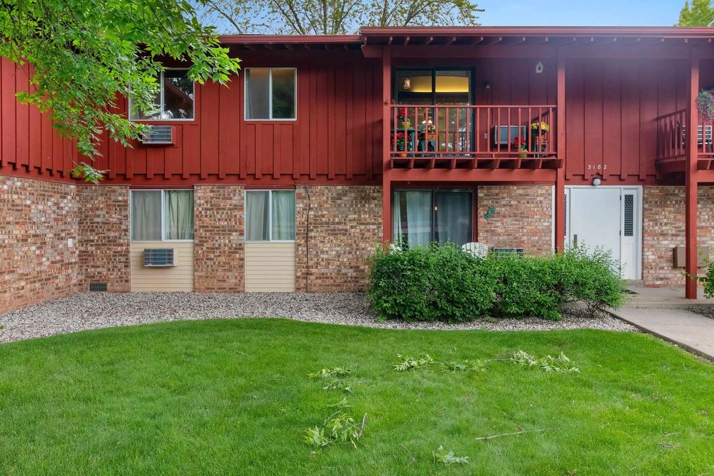 3182 Justin Court 5, APPLETON