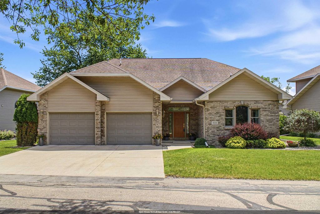 935 Brighton Drive, MENASHA