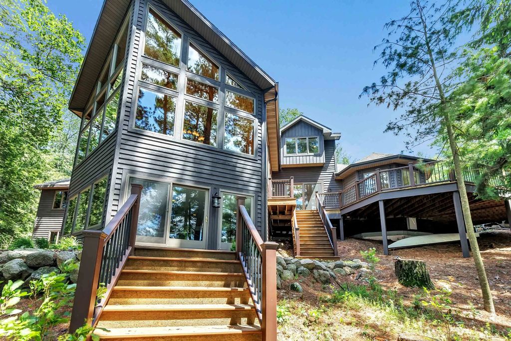 N2950 White Pine Lane, WAUPACA