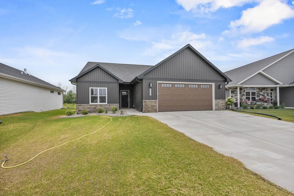 3141 Lazy Oak Court, GREEN BAY