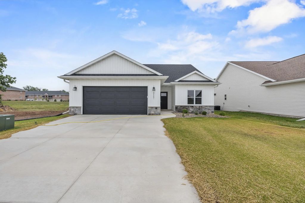 3117 Lazy Oak Court, GREEN BAY