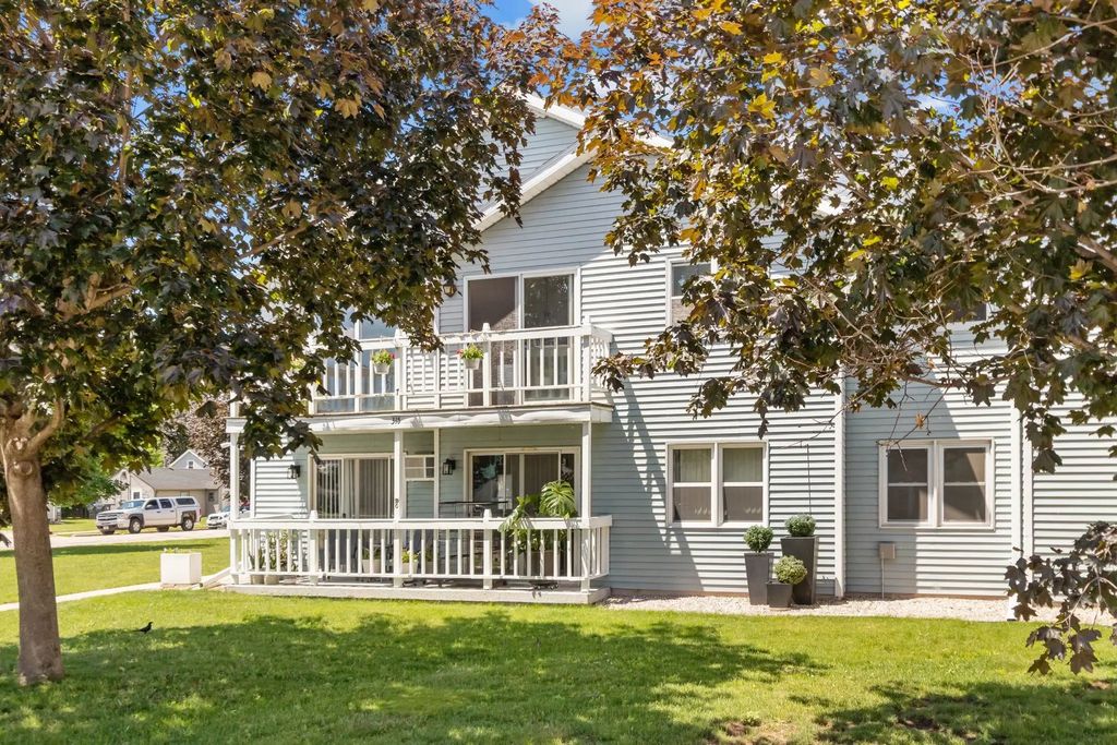 315 Harrison Street 7, NEENAH