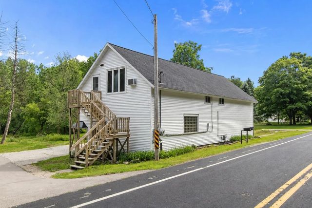 1903 E Apple Creek Road, APPLETON