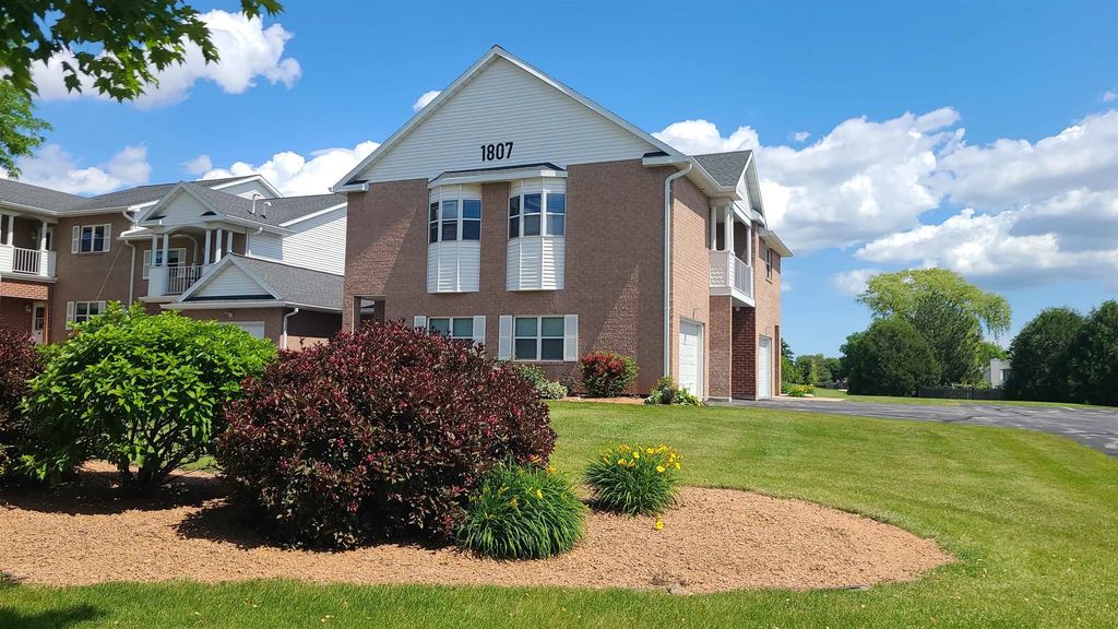 1807 Ridgeway Drive 38, DE PERE