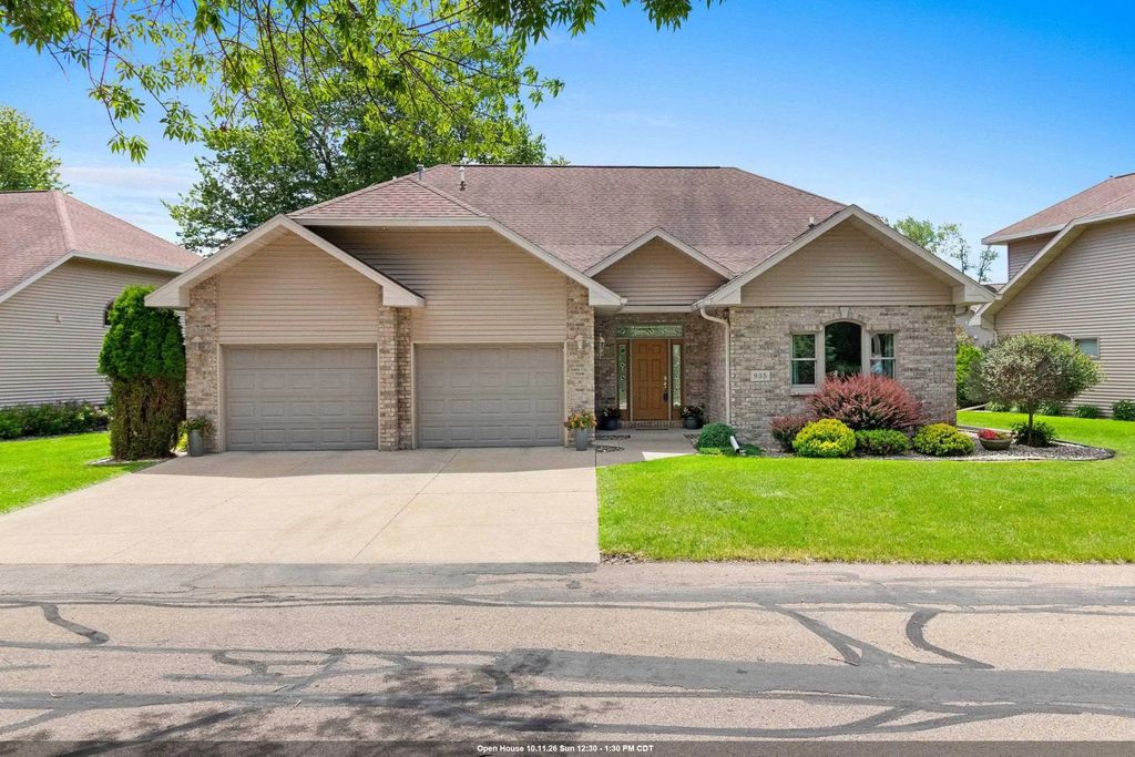 935 Brighton Drive, MENASHA