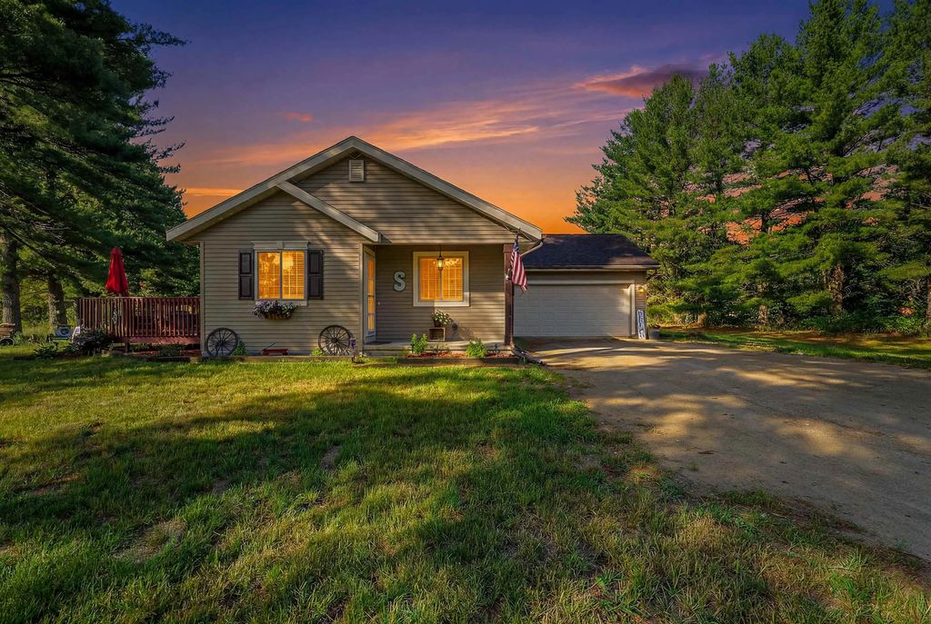 W8067 County Road Yy, WAUTOMA