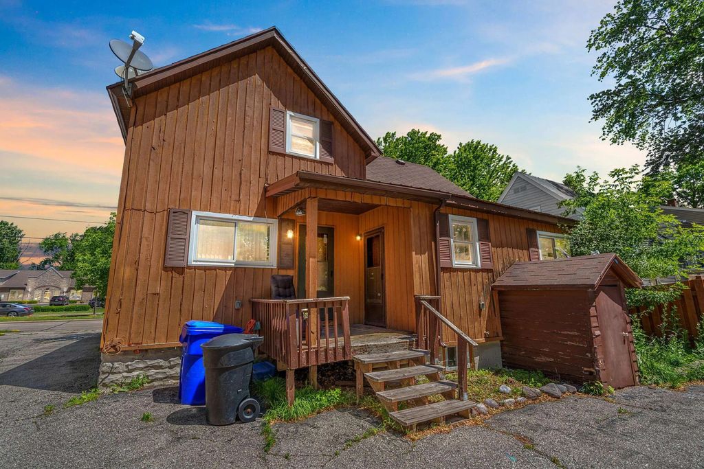 1427 W College Avenue, APPLETON