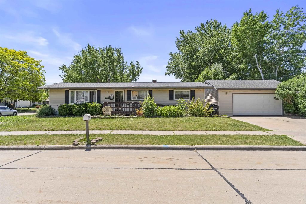1602 Thornton Drive, OSHKOSH