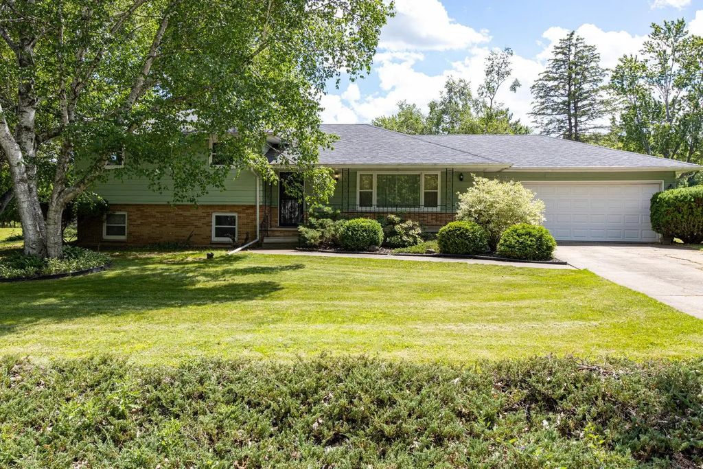 6054 N Rosewood Drive, APPLETON
