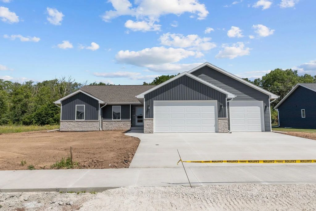 W5758 Cork Lane, MENASHA
