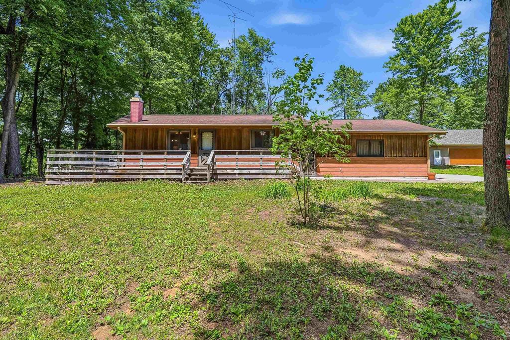 N8277 E Mecan Lane, NESHKORO