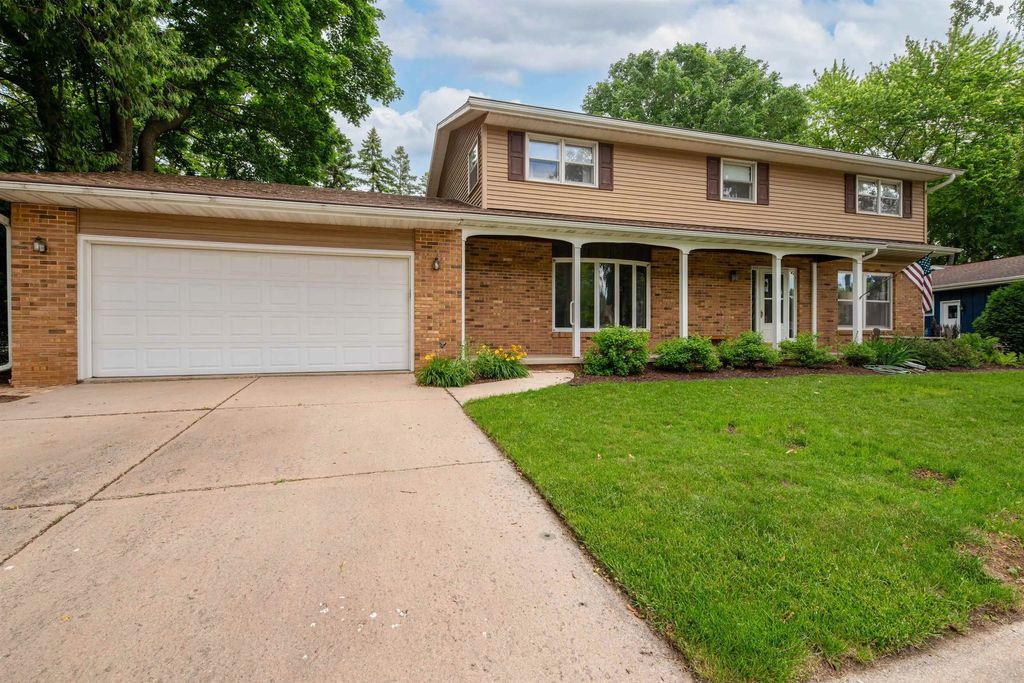1040 Maricopa Drive, OSHKOSH
