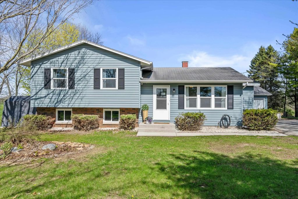 3611 Gass Lake Road, MANITOWOC