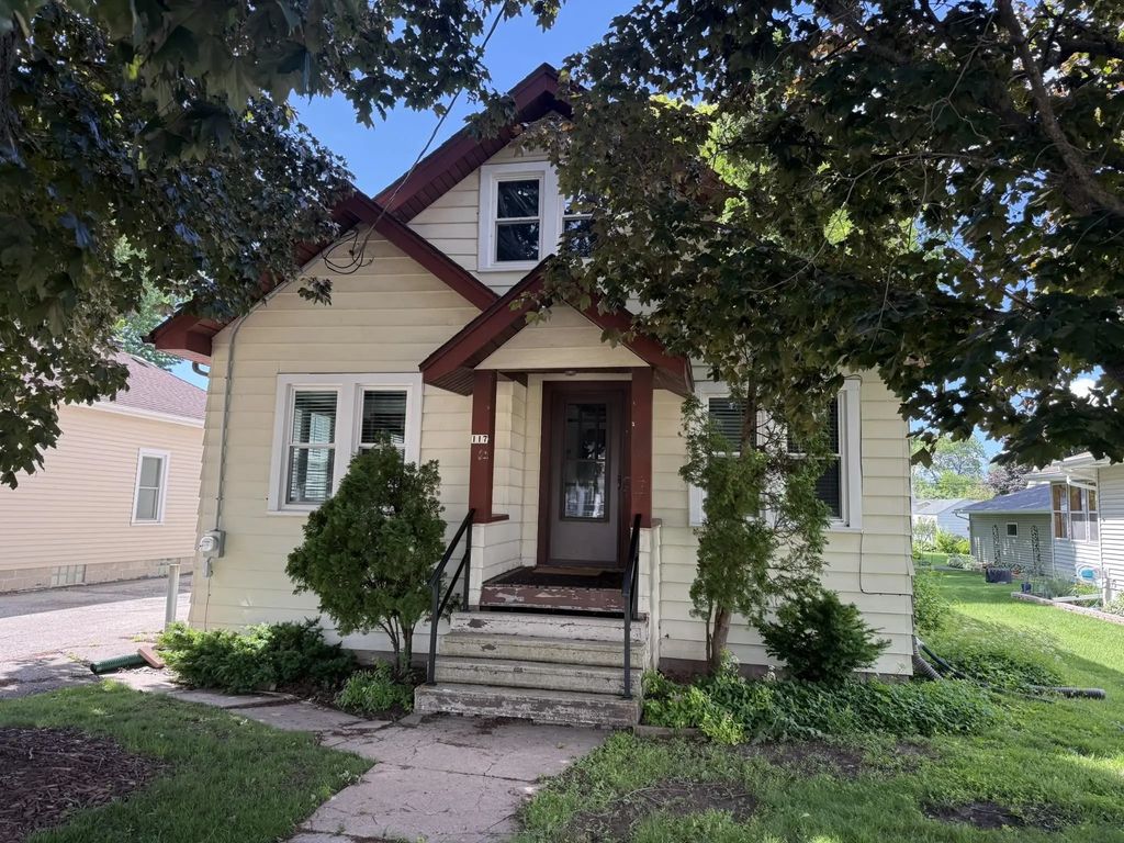 117 23rd Avenue, OSHKOSH
