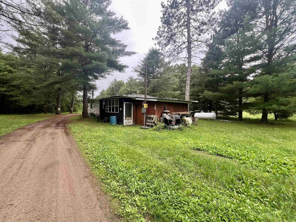 W8801 Moonshine Hill Road, CRIVITZ