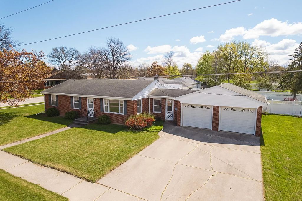 1013 Schwartz Street, GREEN BAY