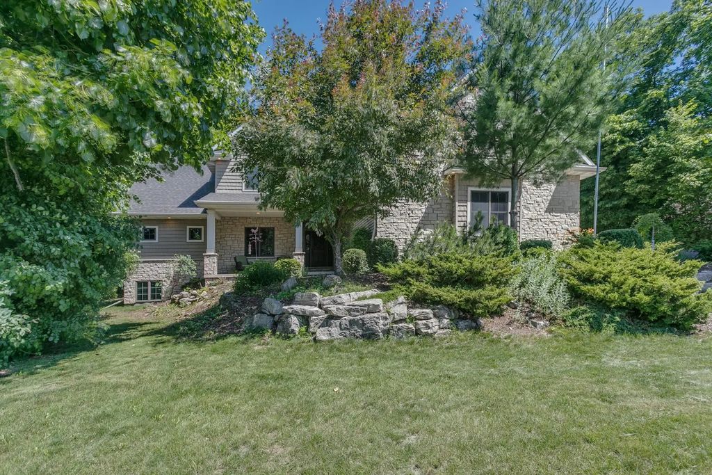 1387 Radcliff Road, NEENAH