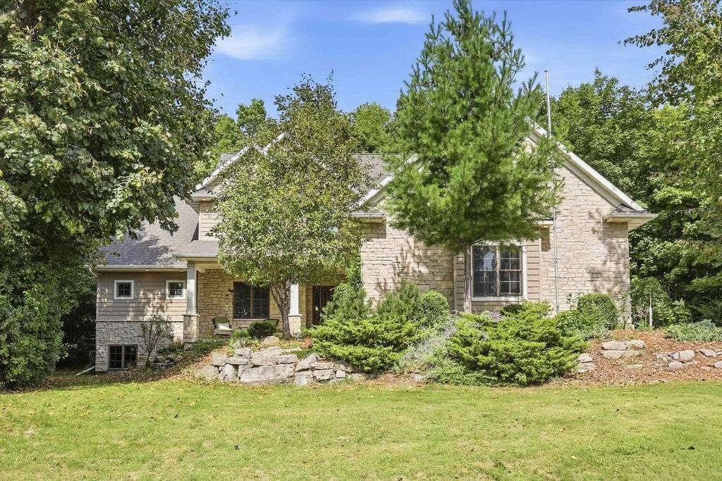 1387 Radcliff Road, NEENAH