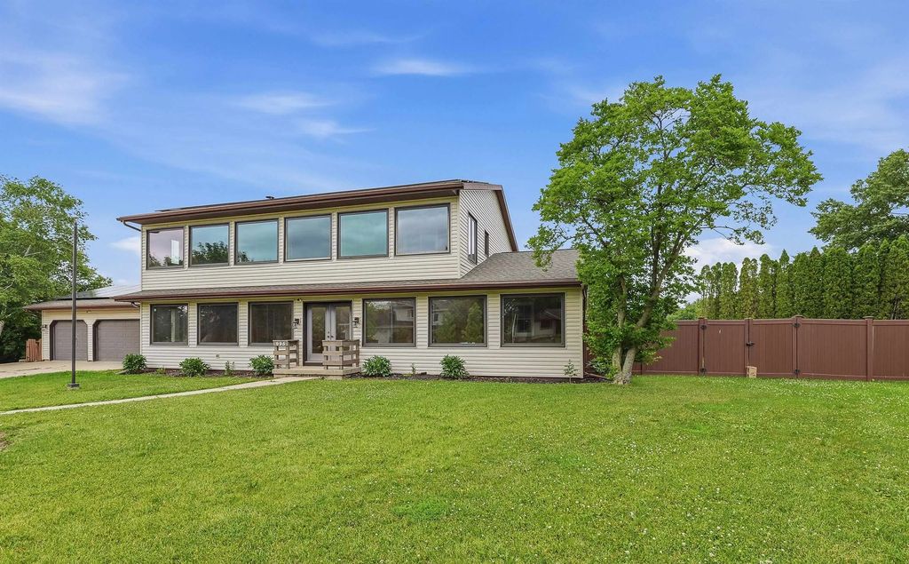 995 Birch Tree Lane, FOND DU LAC