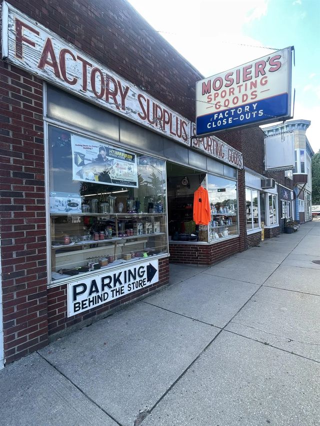 117 W Bannerman Avenue, REDGRANITE
