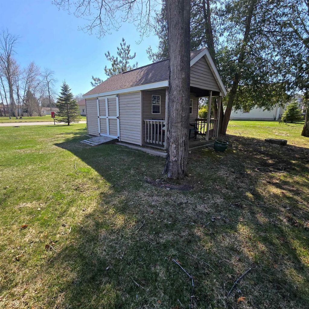 39th Avenue, MENOMINEE