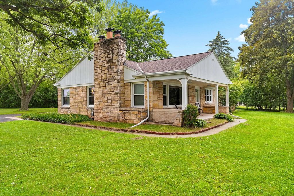 1636 Lost Dauphin Road, DE PERE