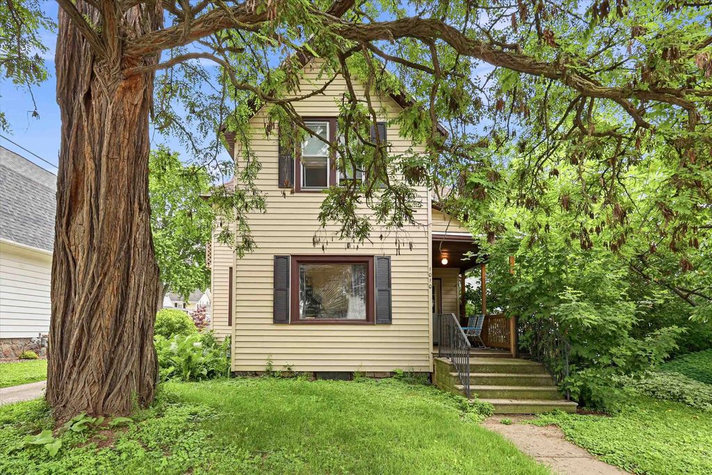 1010 N Division Street, APPLETON