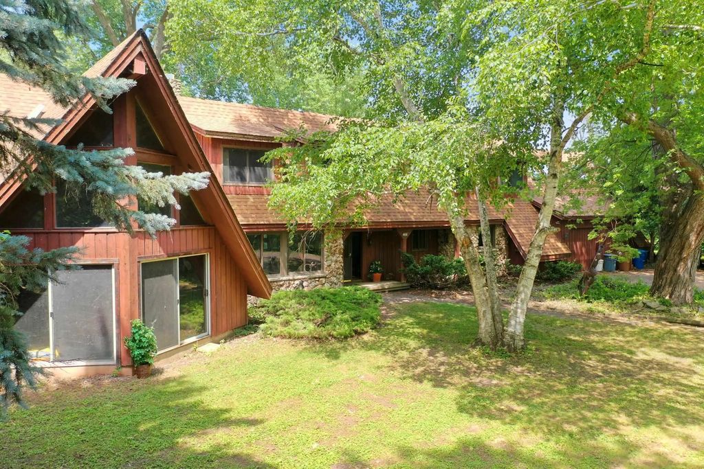 200 Lake Road, MENASHA