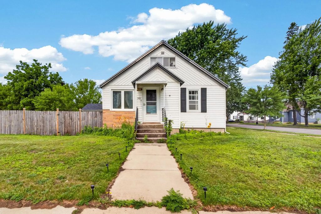 301 Burns Street, MARINETTE