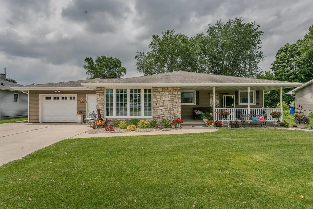 2112 S Oneida Street, GREEN BAY