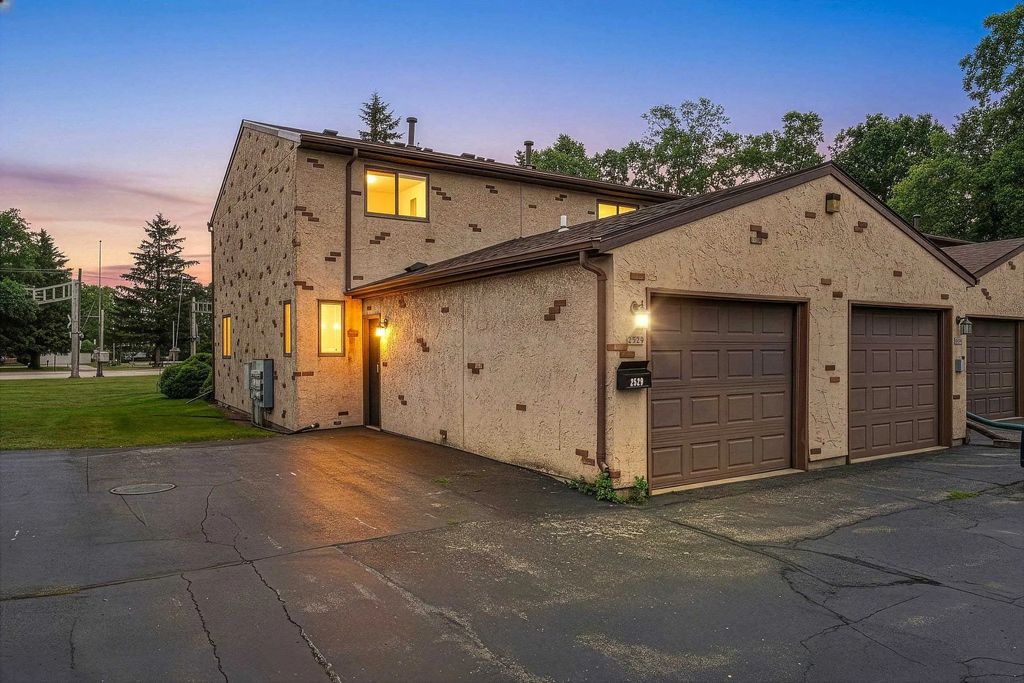 2529 Fond Du Lac Road, OSHKOSH