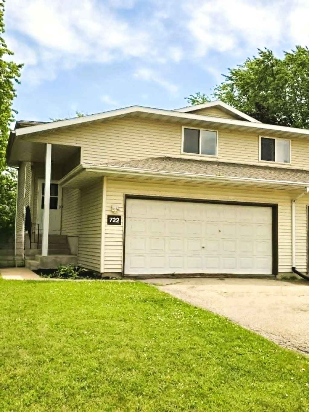 722 N Hawthorne Drive, APPLETON