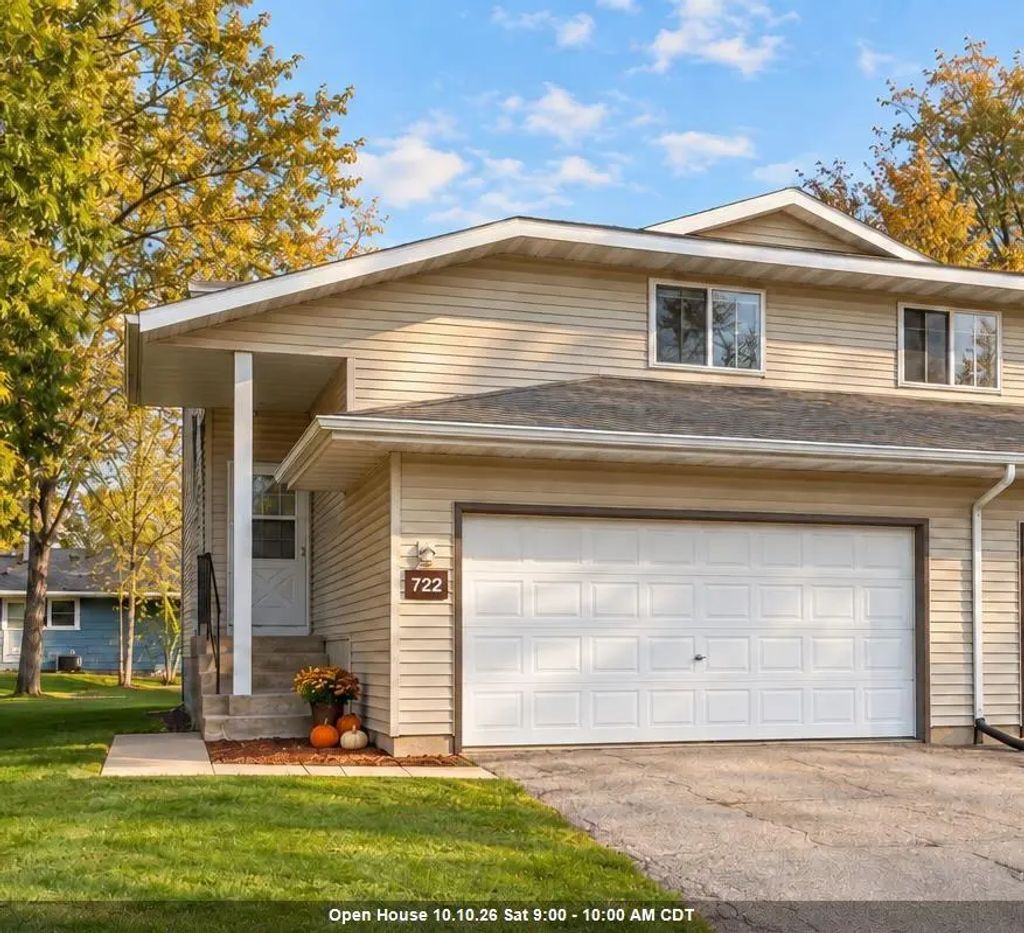 722 N Hawthorne Drive, APPLETON