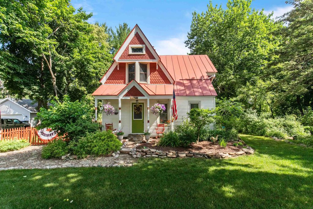 1631 Royalton Street, WAUPACA