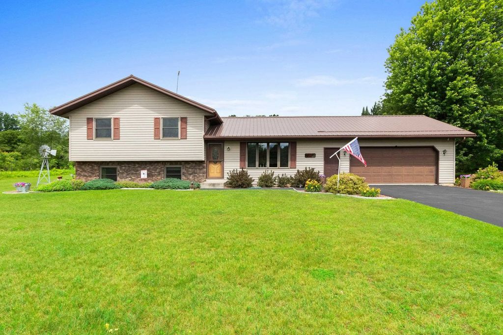 W7264 Belle Plaine Avenue, SHAWANO