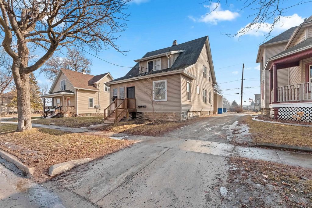 1207 S Broadway Street, GREEN BAY