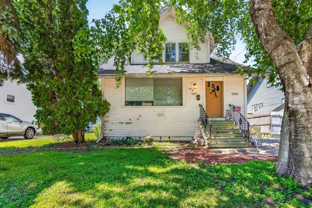 1251 Walnut Street, OSHKOSH