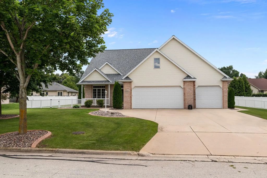 3152 Savanna Way, GREEN BAY
