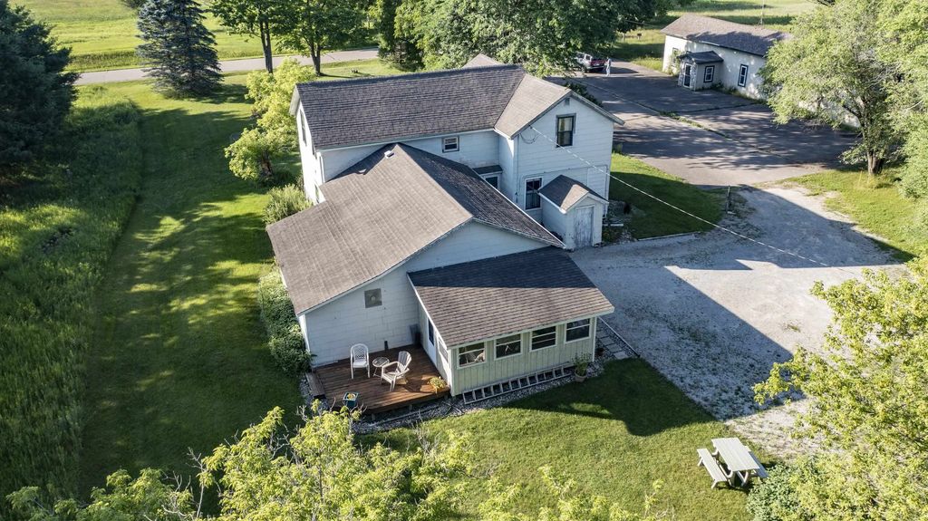 1600 Townsend Road, WAUPACA