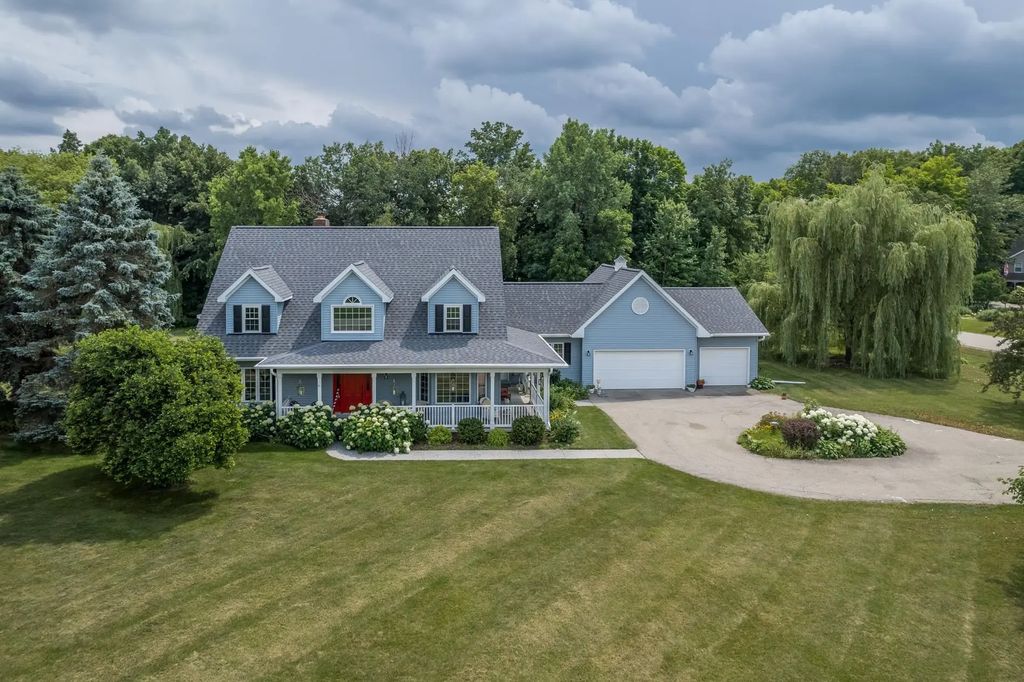 3040 Windfield Drive, NEENAH
