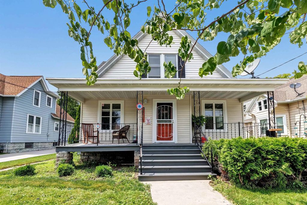 121 Woodlawn Street, GREEN BAY