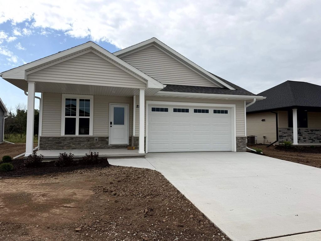 2209 Golden Gate Drive, APPLETON