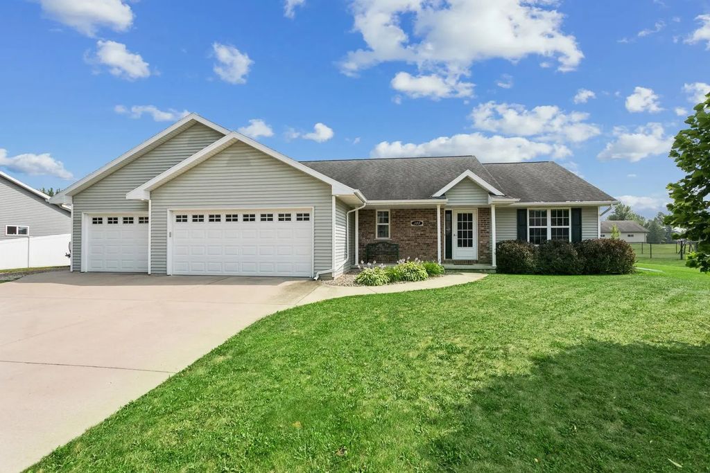 388 Wooden Shoe Circle, KAUKAUNA