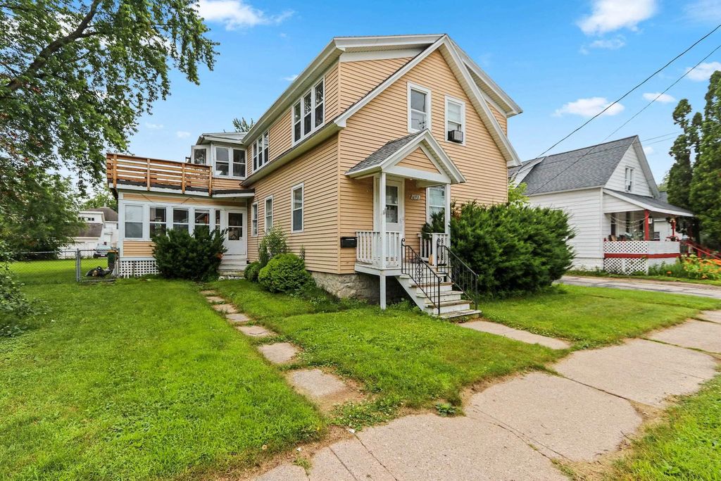 1352 Day Street, GREEN BAY