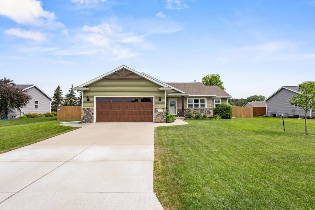 1427 Anthem Drive, NEENAH