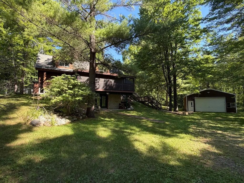 W5445 Loomis Road, PORTERFIELD