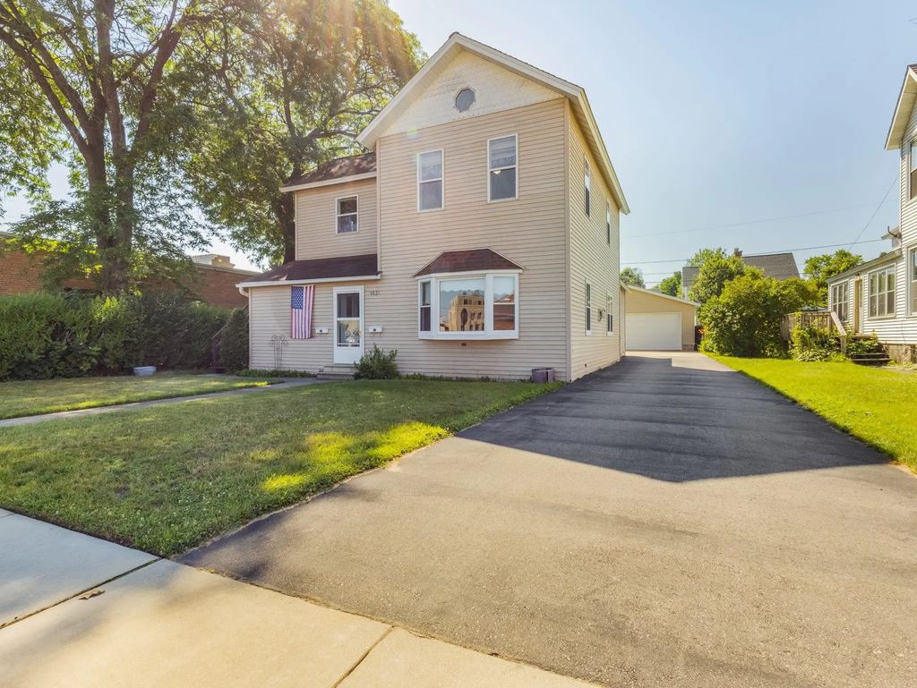 1831 Dunlap Avenue, MARINETTE